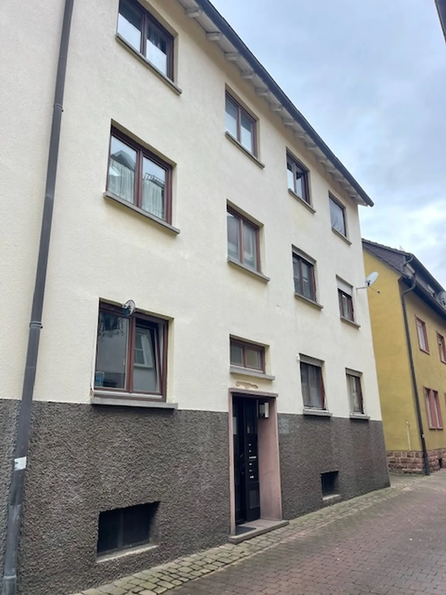 6 Parteien-Stadthaus in der Altstadt Eberbachs Anlageobjekt 5,5 bis 6,5 % Nettorendite